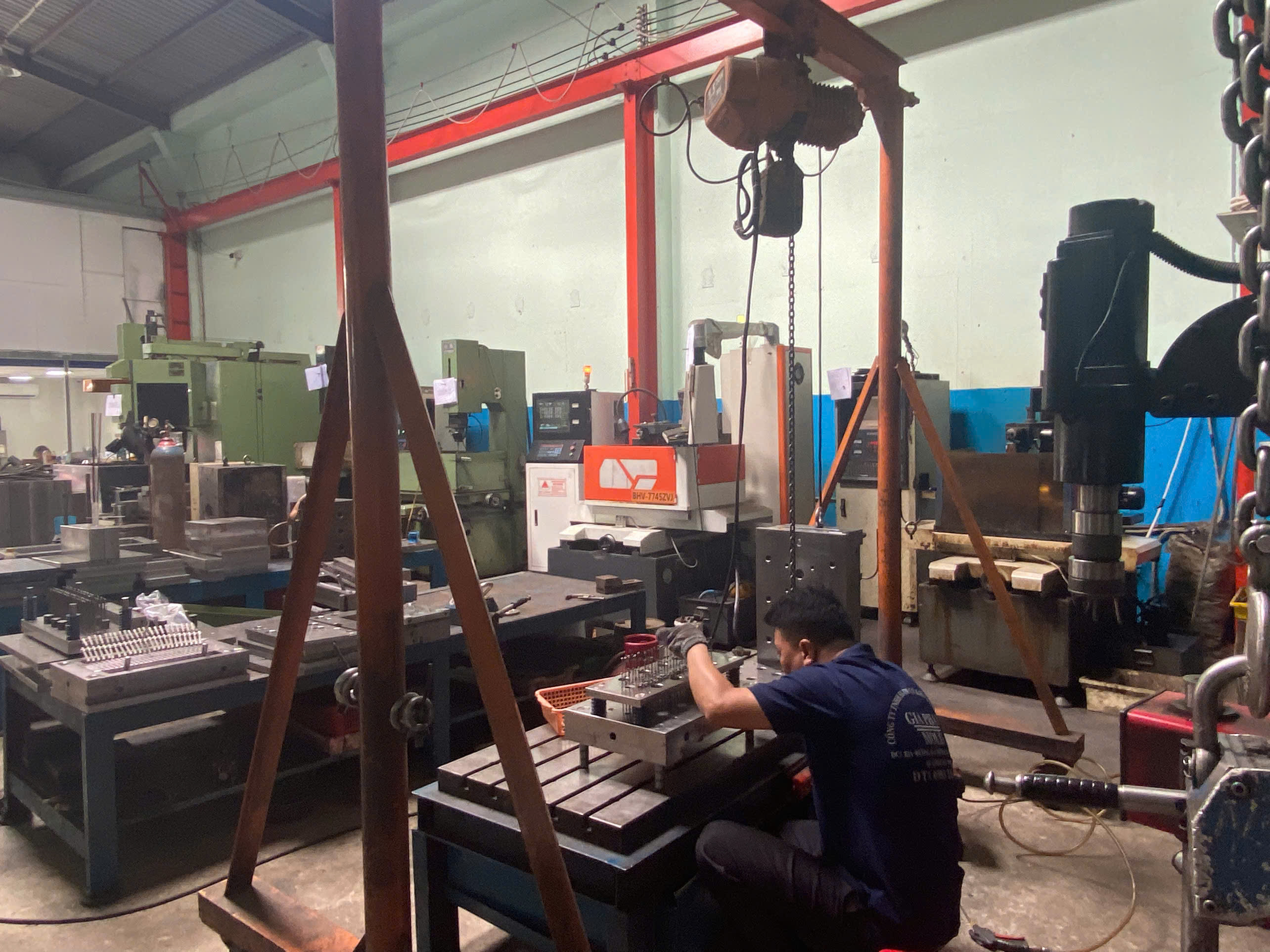 Mold fabricating area 1.jpg